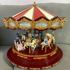 Mr Christmas Marquee Deluxe Carousel Large 100 Lights 40 Songs NEW See Note